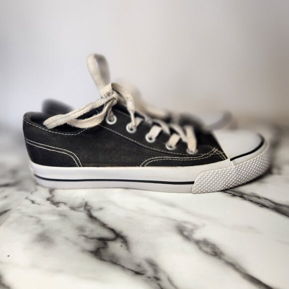 AIR WALK WOMENS WHITE & DENIM BLACK FLAT SNEAKERS SIZE 8 LOAFERS - Picture 3 of 12